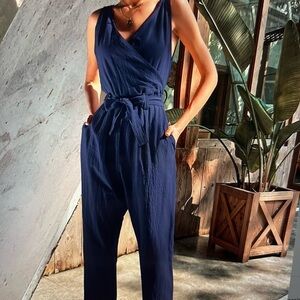 NXH Woman Navy Pocket Belted Surplice Sleeveless Jumpsuit, Size Large